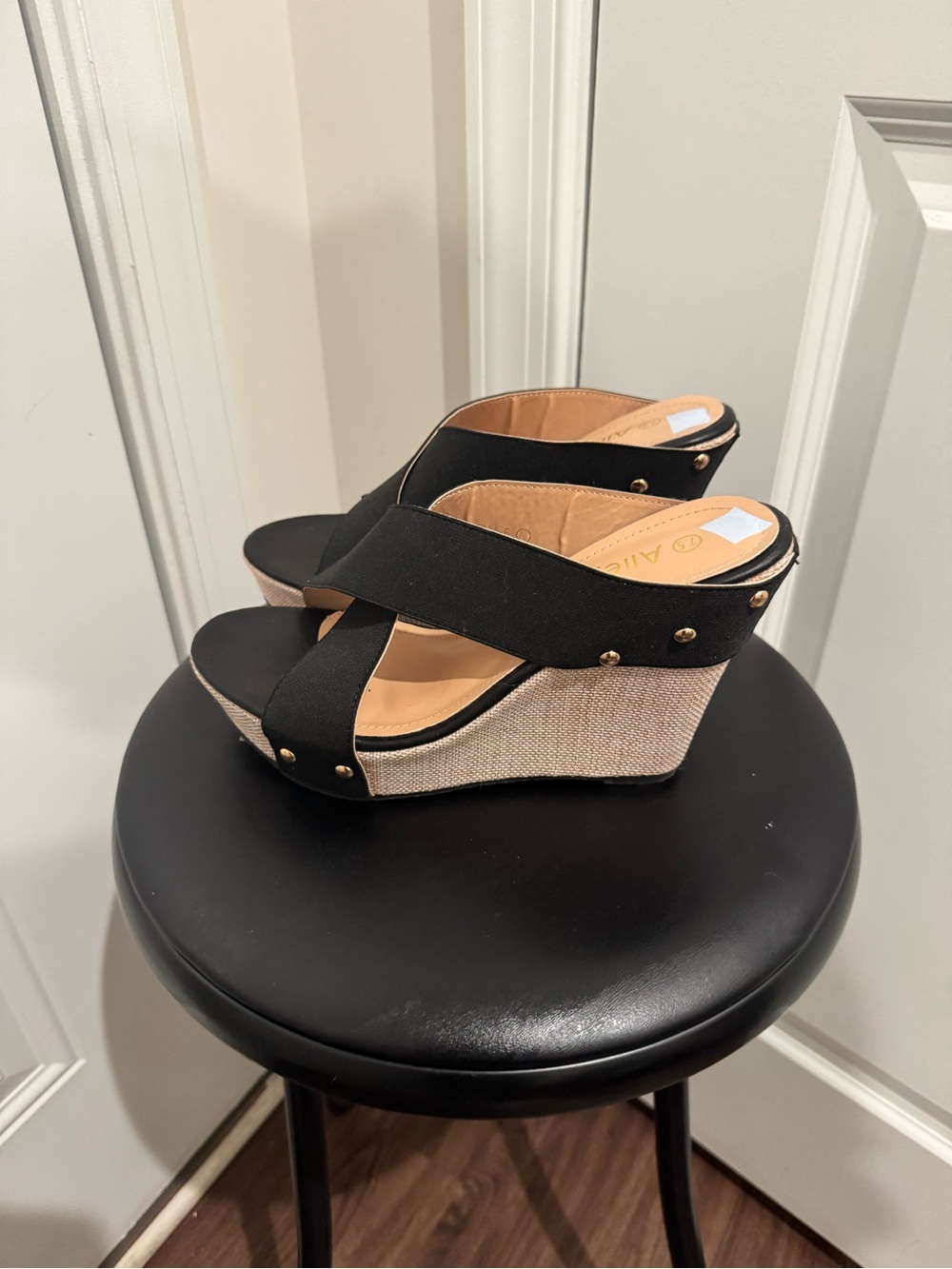 Allegra K Black Cross-Strap Wedge Sandals with Natural Wedge size 7.5
